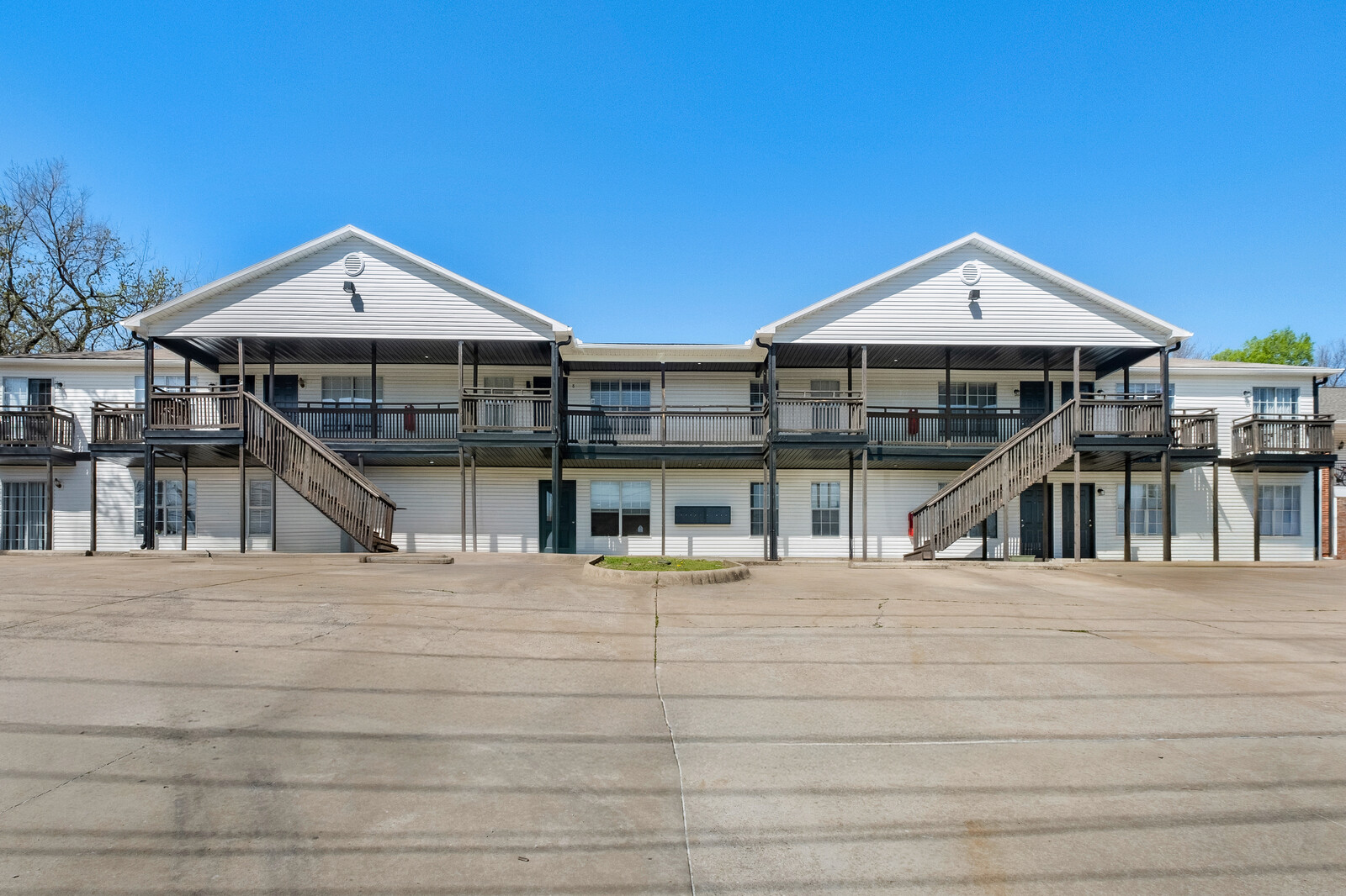 825 North Leverett Avenue - 8